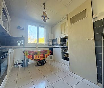 Location Appartement 3 pièces 64m² - Photo 4