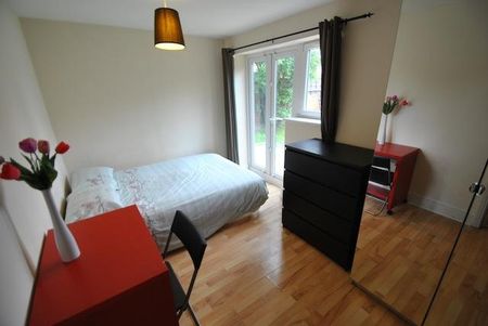 8 bedroom semi-detached house to rent - Photo 4