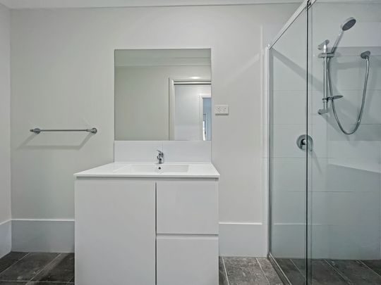 Stylish and Homely - Photo 1