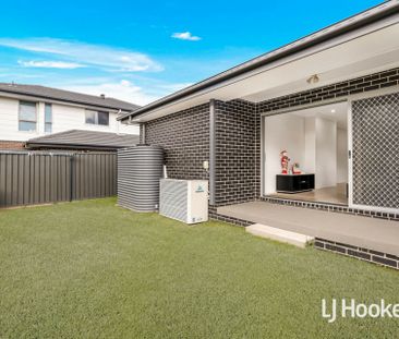 Beautiful 4 Bedroom Home in Great Location! - Photo 2
