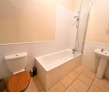 A 1 Bedroom Flat Instruction to Let in Hastings - Photo 6