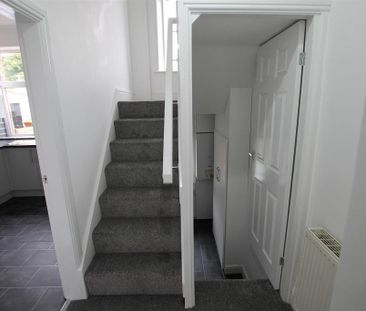 2 bedroom end of terrace house to rent - Photo 1