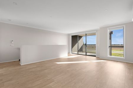 Near New Town House in Meridian Estate&excl; - Photo 4