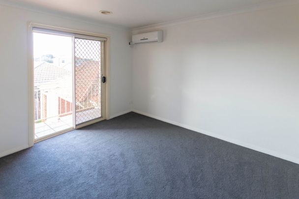 Impressively Proportioned Pascoe Vale Townhouse - Photo 1