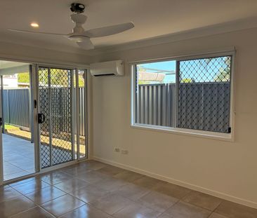 2/25 North Road, Wynnum West, Qld 4178 - Photo 1