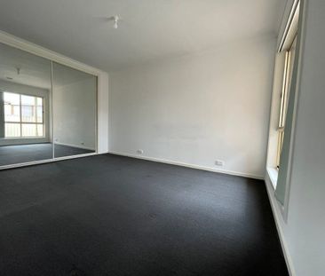 3/140 Biggs Street, St Albans VIC 3021 - Photo 3