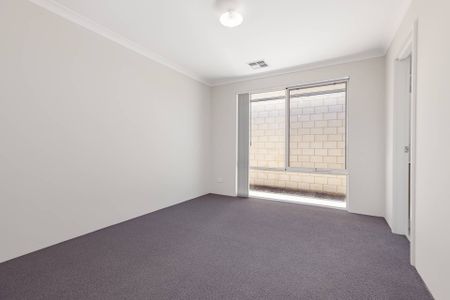 Stylish Comfort Near the Coast - Photo 4