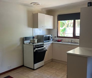 Close to everything. - Photo 4