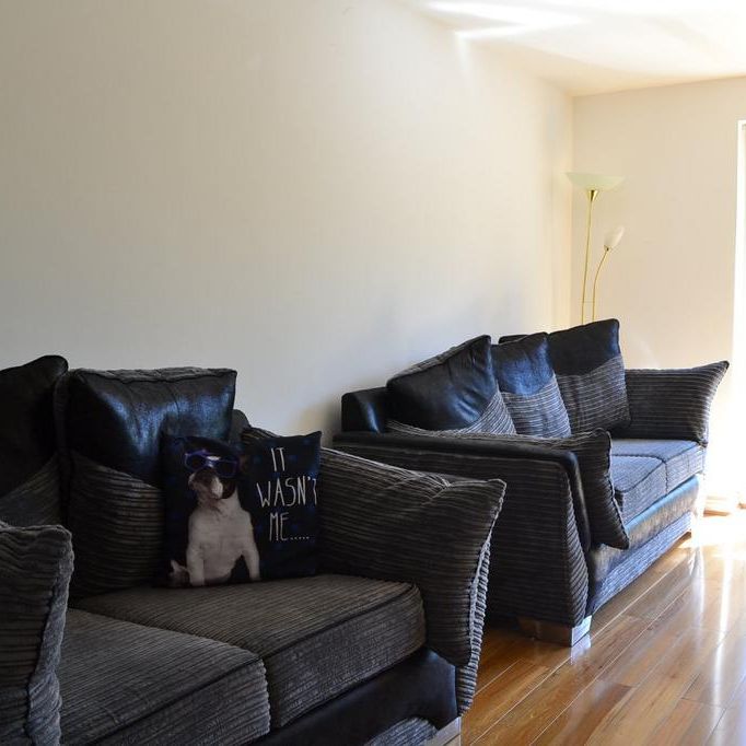 4 bedroom end of terrace house to rent - Photo 1