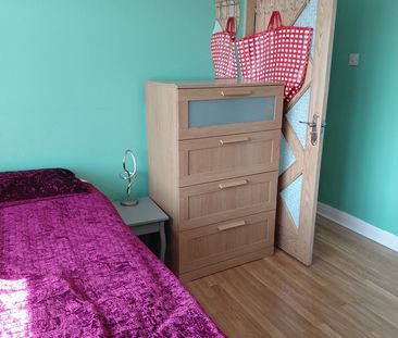 Room in a Shared House, Manor Road, M32 - Photo 2