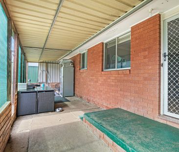 GREAT FAMILY HOME - Photo 5