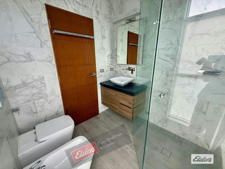 Quiet Street - Photo 4