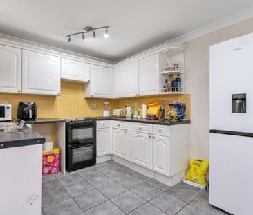 2 bedroom end of terrace house to rent - Photo 1