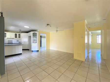 Neat Family Home - Photo 3