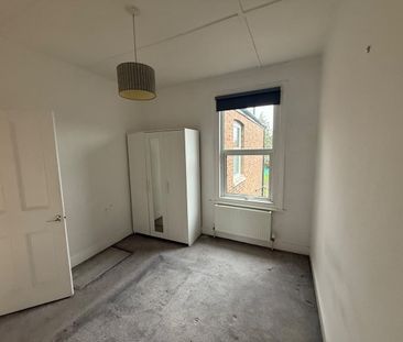 1 Bed Flat, Long Lane, N3 - Photo 1