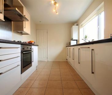 3 bedroom apartment to rent - Photo 6