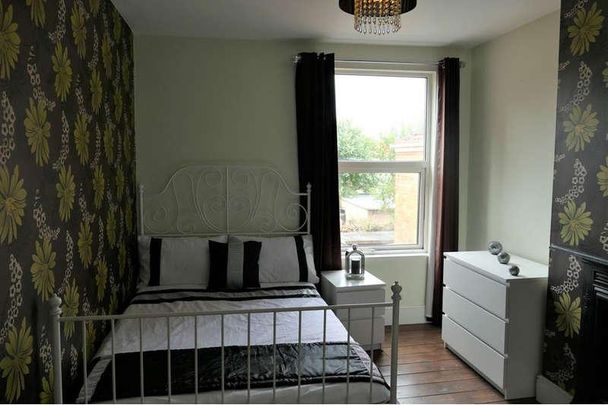 Coronation Road, Bridgwater, Somerset, TA6 - Photo 1