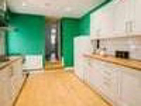 Clarence Place Room 6 - Photo 4