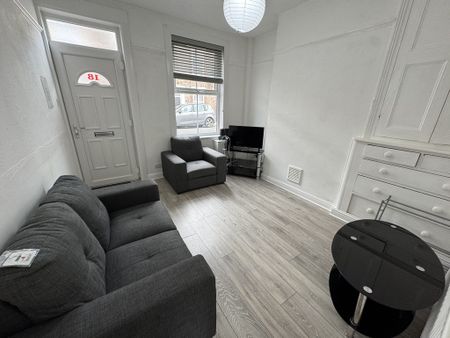 Upper Newborough Street, Burton Stone Lane - P2306 - Photo 2