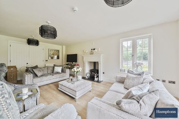 4 bedroom detached house to rent - Photo 1