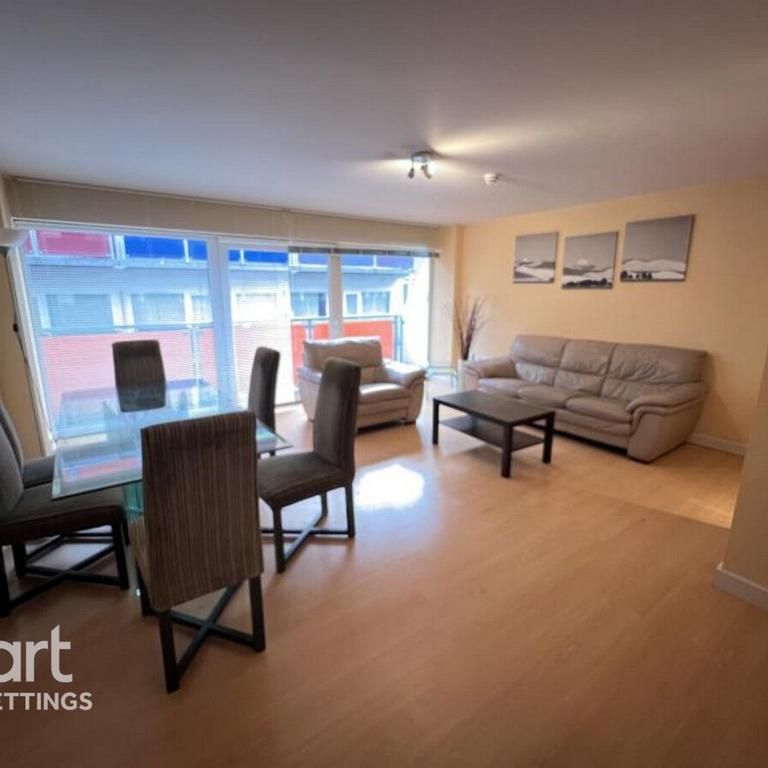 2 bedroom apartment to rent - Photo 1