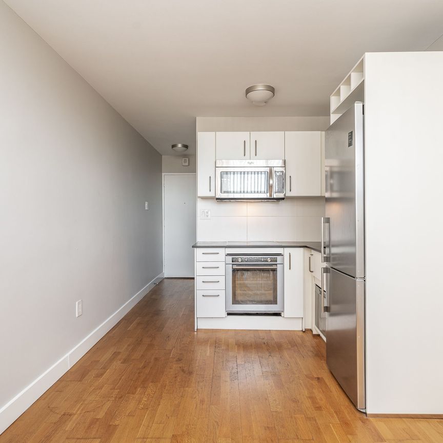 730 St Clarens Avenue - Photo 1