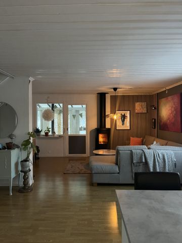 Husby-sjutolfts-hacksta, Ekolsund - Foto 2