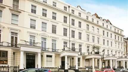 Somerset Court, Kensington - Photo 1
