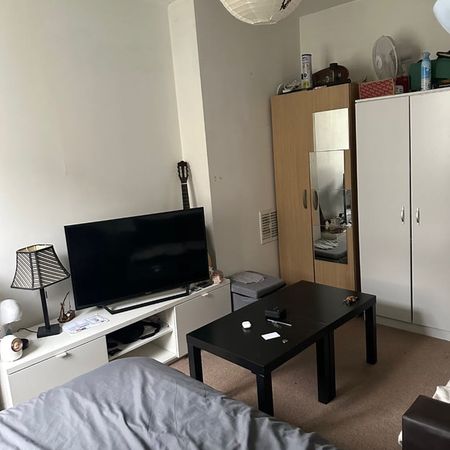 Room in a Shared House, Ivinghoe House, N7 - Photo 3