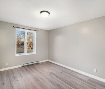 For Lease - 2461 DUNNING Road Unit# 2, Orleans - Cumberland and Are... - Photo 4