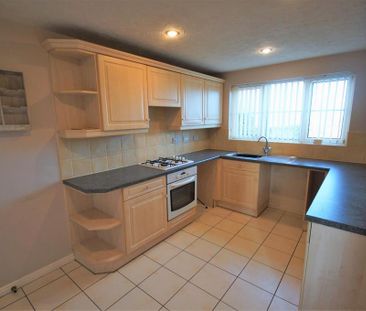 3 bedroom detached house to rent - Photo 5