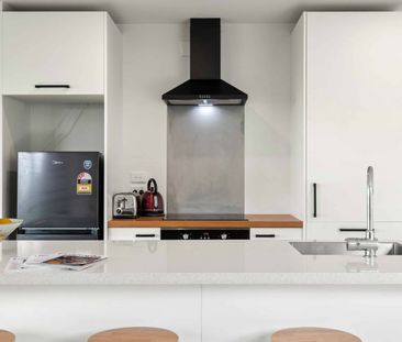 Modern Comfort in the Heart of Wakari - 12 Prospect Bank - Photo 1