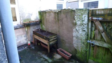 2 bedroom terraced house to rent - Photo 5