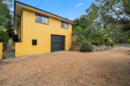 Large Block, Spacious House, Perfect Location! - Photo 2