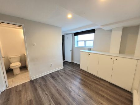 For Lease - 852 Broadview Avenue Unit# B1, Toronto, Ontario - Photo 4