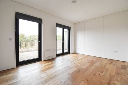 Well presented 4 bedroom semi-detached house situated within the growing community of Northstowe. Allocated parking. Highly efficient electric heating. Unfurnished. One month rent free. - Photo 3