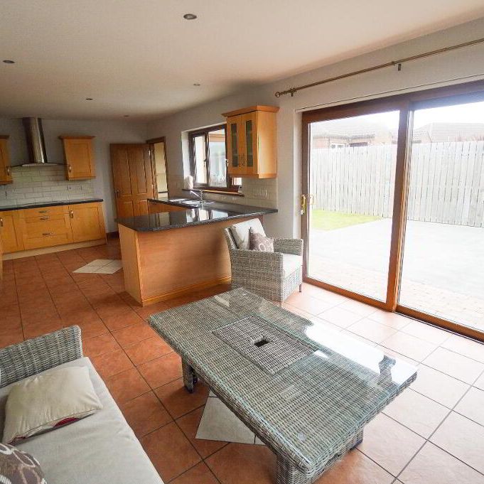 86a Larne Road, Carrickfergus, BT38 7NA - Photo 1