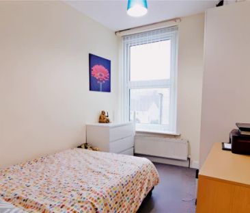 2 Bed 1 Bath - Photo 4