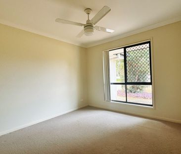 Spacious Four-Bedroom Family Home in Peaceful Moggill - Photo 4