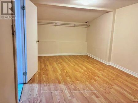 130 KINGSWOOD DRIVE - Photo 3