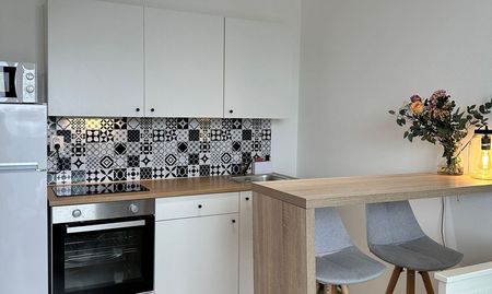 PLUS REALITY | Moderný a kompletne zariadený jednoizbový byt s balkónom v obci Ivanka pri Dunaji na prenájom ! - Photo 4