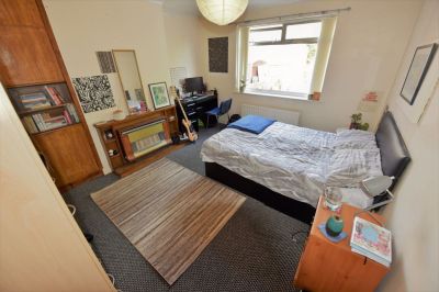 3 bedroom House in Mayville Road, Leeds - Photo 4