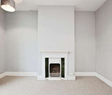 4 bedroom terraced house to rent - Photo 1