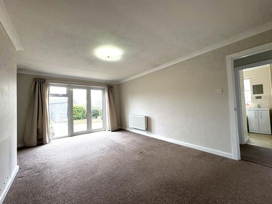 2 bedroom bungalow to rent - Photo 1