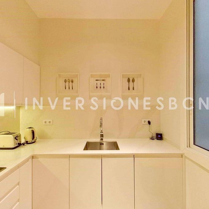 4 room luxury Flat for rent in Barcelona, Spain - Photo 1