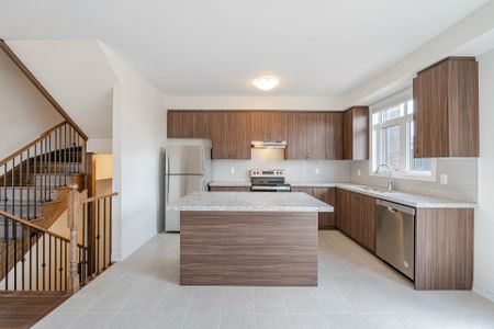 For Lease - 99 Camino Real Drive, Caledon, Ontario - Photo 2