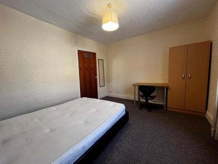 3 bedroom private hall to rent - Photo 5