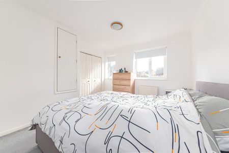 2 bedroom semi-detached house to rent - Photo 3