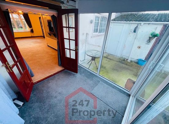 3 bedroom semi-detached house to rent - Photo 1