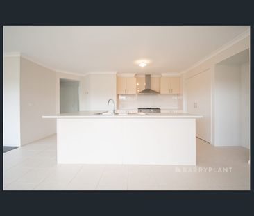 Freshly Updated Family Living in a Prime Location - Photo 5